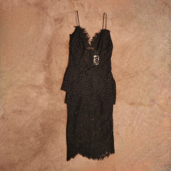 Hera Black Lace Bodycon Dress - Picture 5 of 8